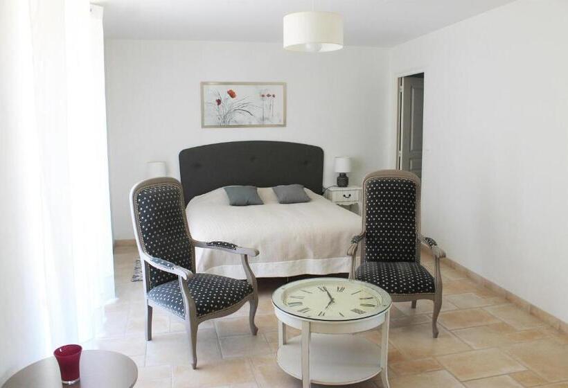 Номер Стандарт Вид на Сад, Domaine Du Jardin  Chambres D Hôtes