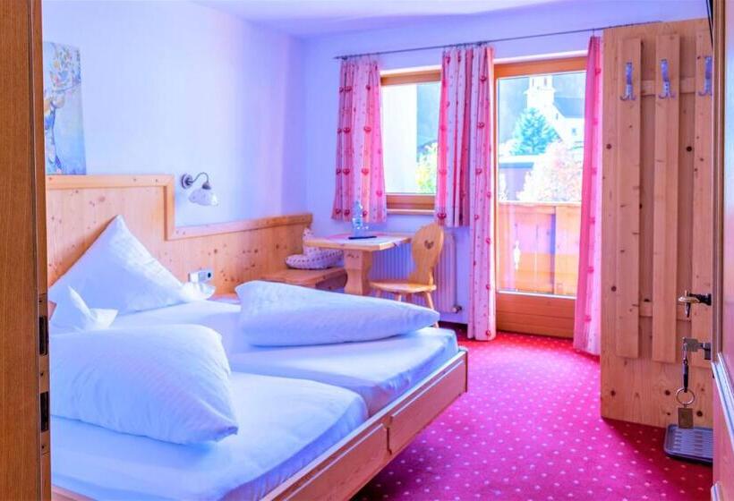 اتاق استاندارد با بالکن, Pension Schneider