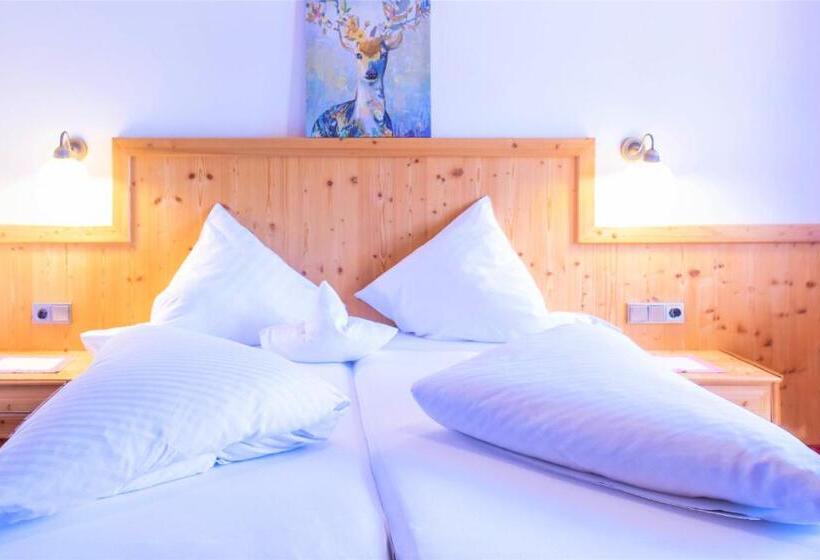 اتاق استاندارد با بالکن, Pension Schneider