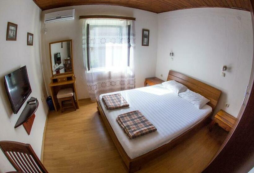 آپارتمان 1 خوابه, Apartments Kole