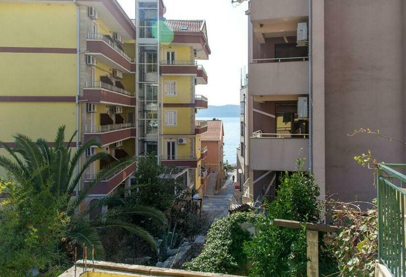 آپارتمان 1 خوابه, Apartments Kole