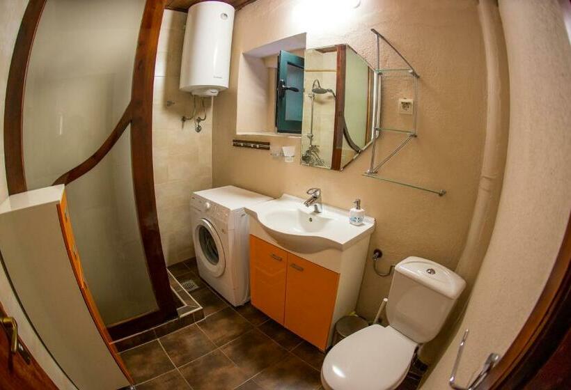 آپارتمان راحتی 1 خوابه, Apartments Kole