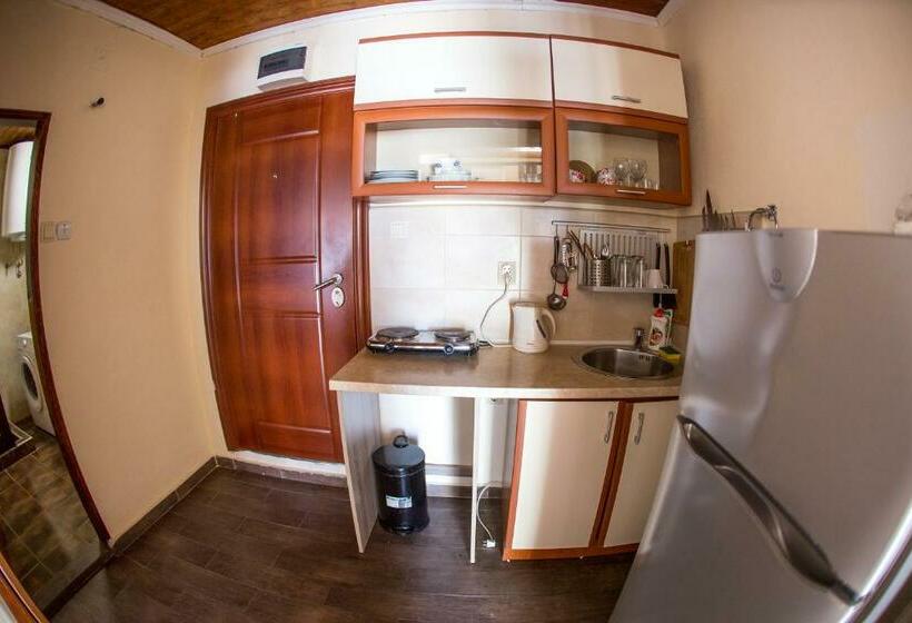 آپارتمان راحتی 1 خوابه, Apartments Kole