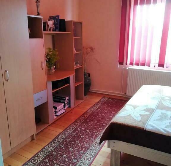 اتاق اکونومی, Casa Camelia