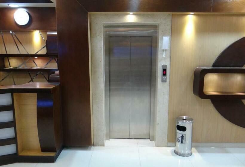 Апартаменты 1 Спальня, Royal Home Furnished Apartments