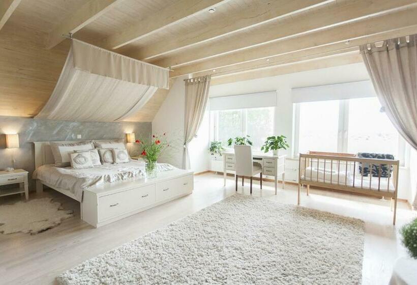 سوییت, Altmõisa Guesthouse
