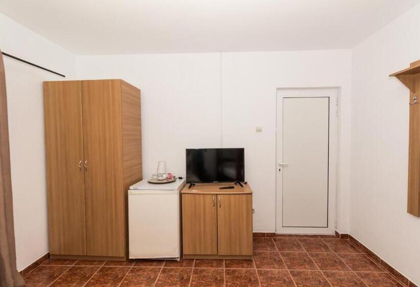 اتاق راحتی سه تخته, Zambilelor 3