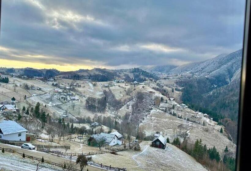 דירת חדר, Pensiunea Magura