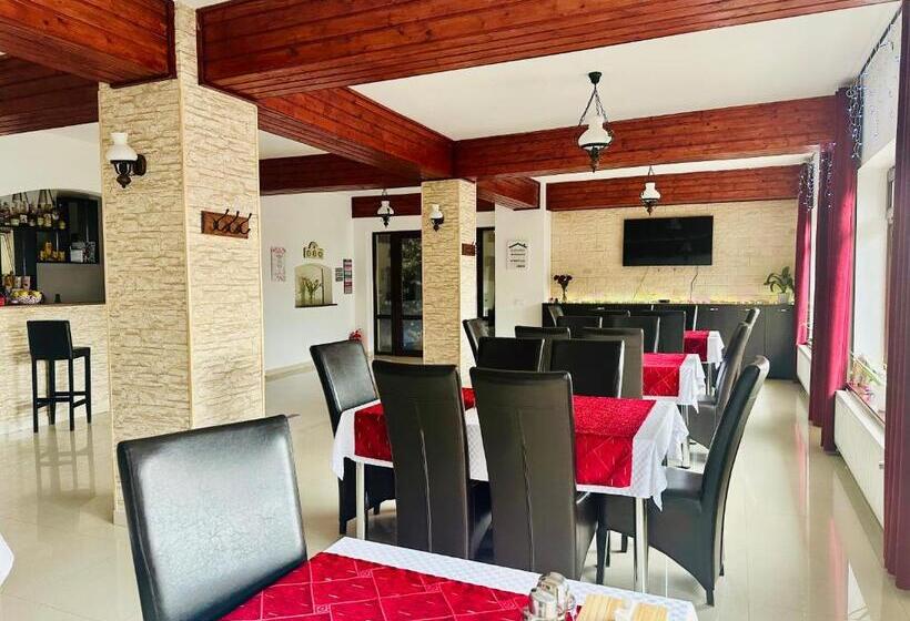 ‫فيلا غرفة نوم واحدة, Pensiunea Magura