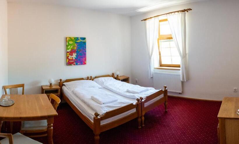 Четырехместный Номер Стандарт, Grandhotel Sluchátko   Ex Zámecký