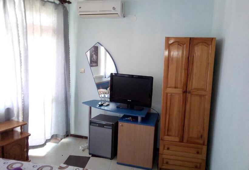 شقة غرفتين, семеен хотел бостън