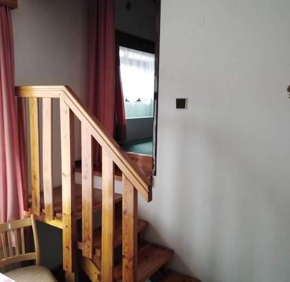 Standard Neljän Hengen Huone, Penzion U Arnošta Skláře