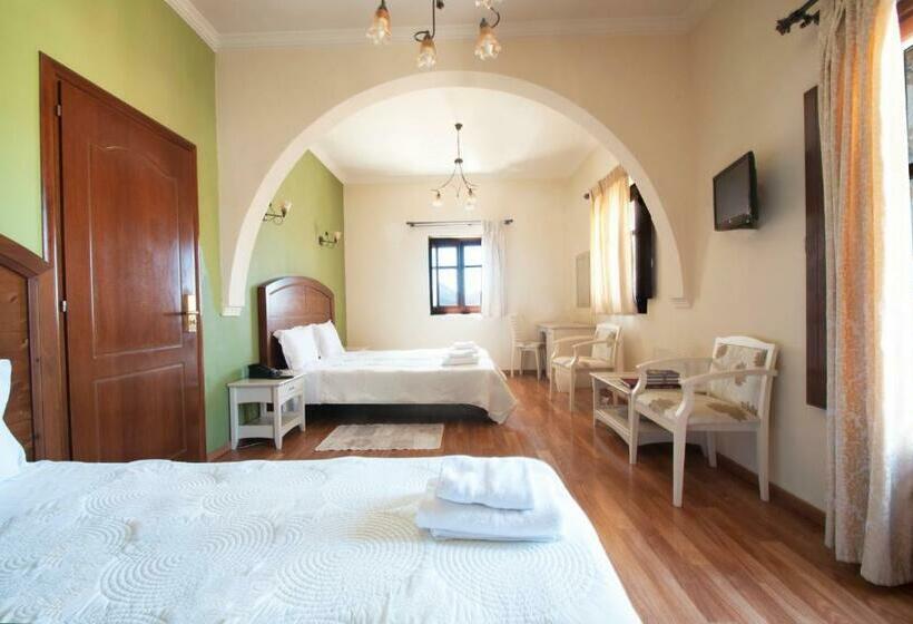 标准三人间, Areos Polis Boutique