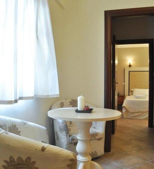 家庭套房, Areos Polis Boutique