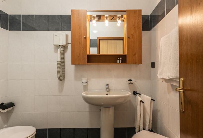 חדר אקונומי, Ariston Garden & Spa