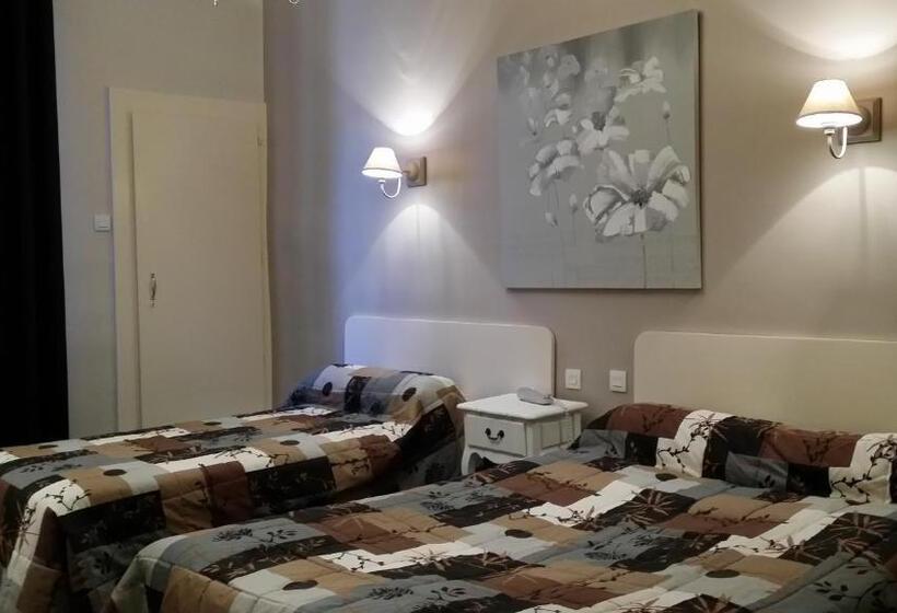 חדר קומפורט לשלושה, Azur