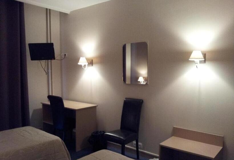 חדר קומפורט לשלושה, Azur