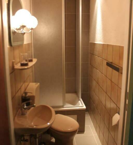 اتاق استاندارد یک نفره, Berl Inn