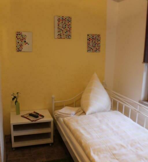 اتاق استاندارد یک نفره, Berl Inn