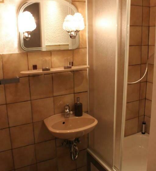 اتاق استاندارد یک نفره, Berl Inn