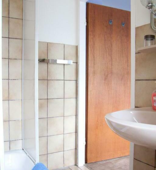 اتاق استاندارد یک نفره, Berl Inn