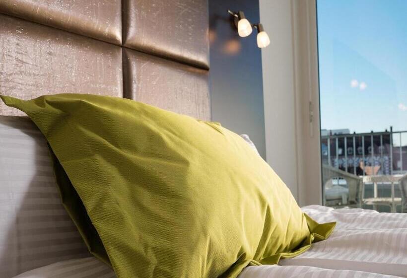 Номер Superior с Балконом, Boutique Hotel Bellevue Rheinfelden / Basel