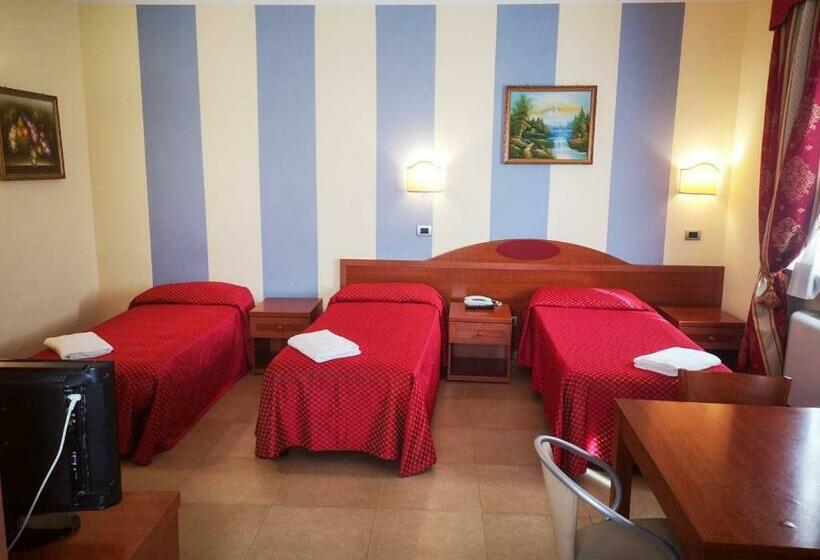 חדר סטנדרט לשלושה, Cavour Resort