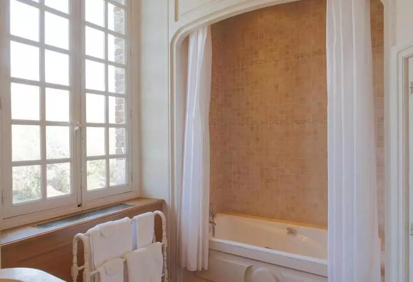 スーペリアールーム, Château Hôtel De Bourron