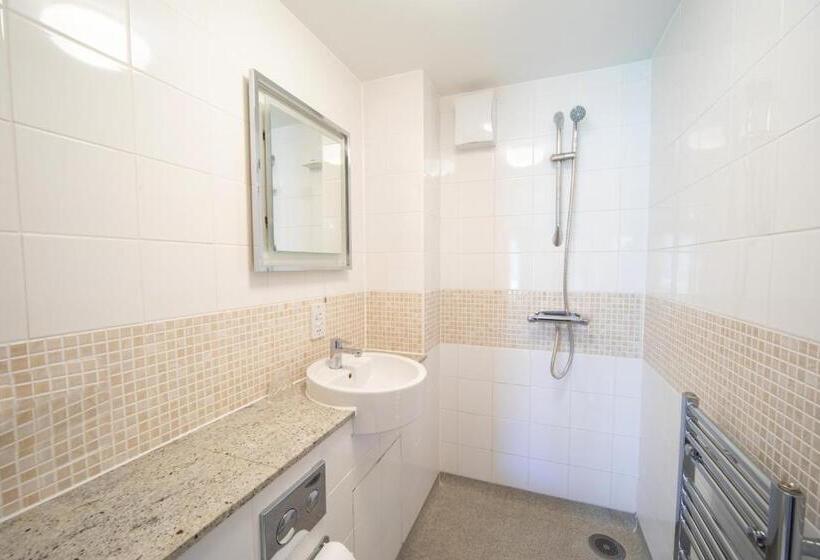 오두막, Heacham Manor