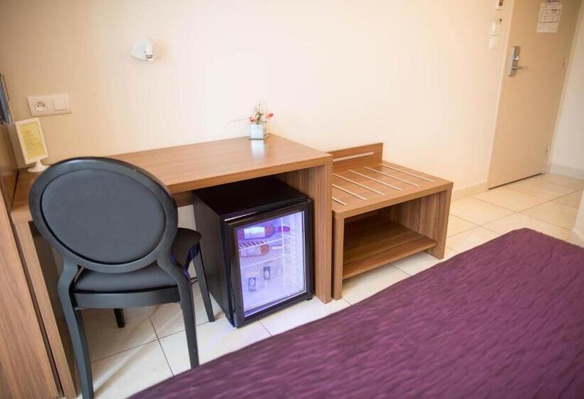 غرفة قياسية, Holidays & Work