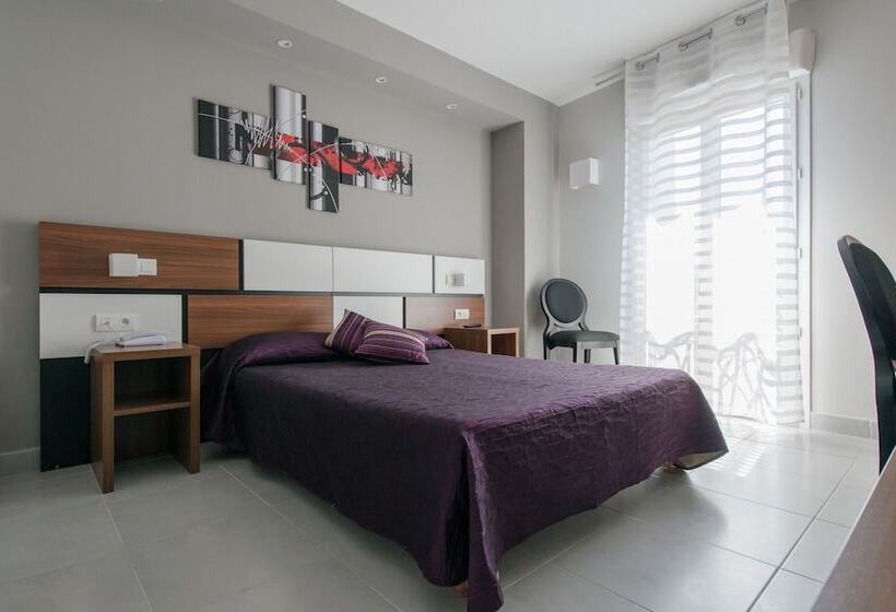 غرفة كلاسيكية, Holidays & Work