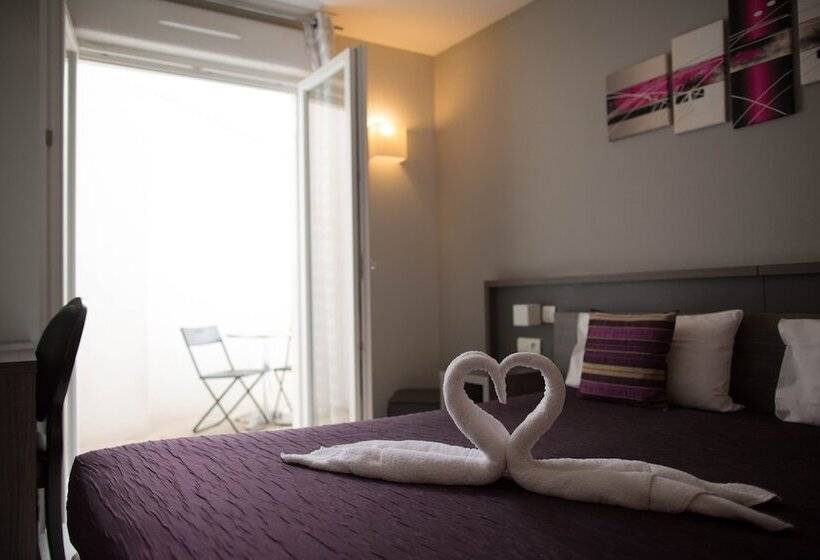 غرفة قياسية, Holidays & Work