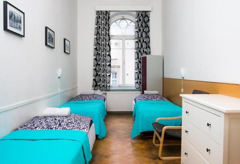 스탠다드 트리픔 룸 공동욕실, Hostel Diana Park