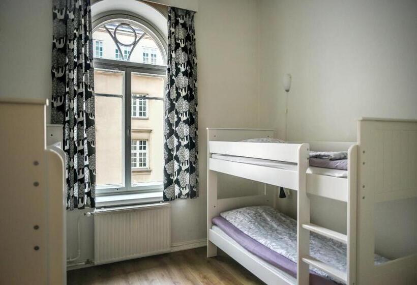 Łóżko we Wspólnym Pokoju, Hostel Diana Park
