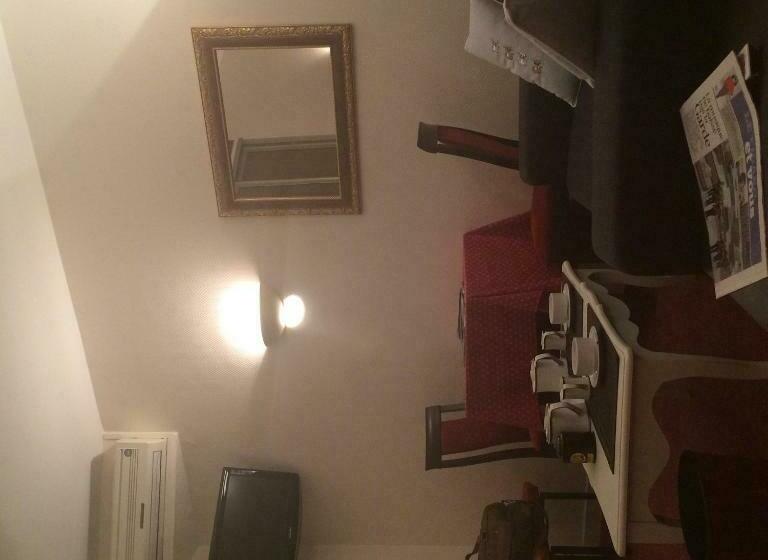 エコノミー4人部屋, Hôtel Paris Gambetta