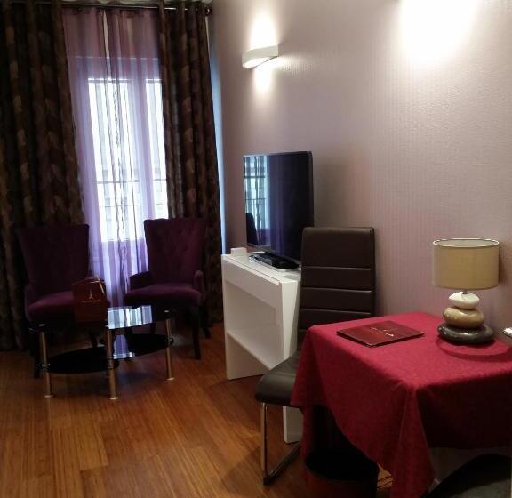 スーペリアスタジオ, Hôtel Paris Gambetta