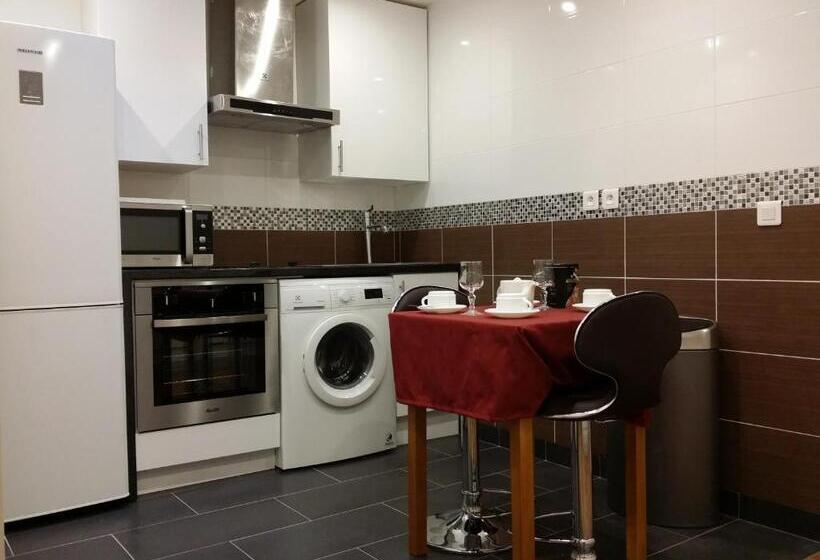 スーペリアスタジオ, Hôtel Paris Gambetta