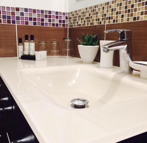 スーペリアスタジオ, Hôtel Paris Gambetta