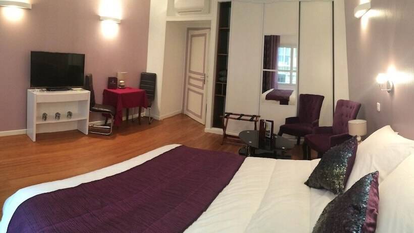 スーペリアスタジオ, Hôtel Paris Gambetta