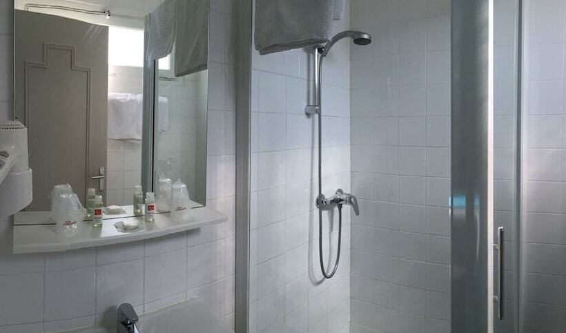 Номер Стандарт, Hôtel Robinson