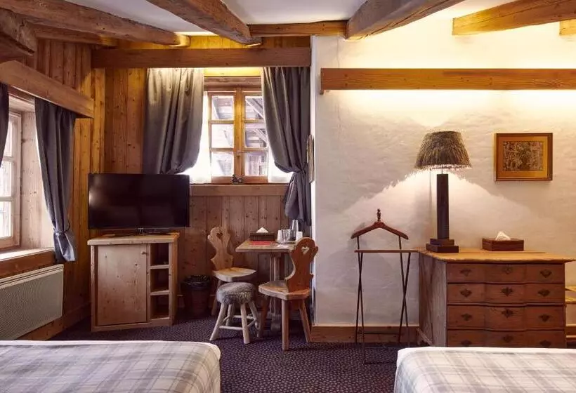 Classic Neljän Hengen Huone, La Ferme Du Golf
