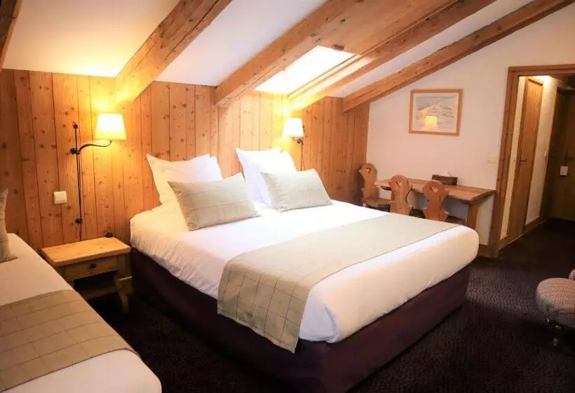 Classic Kolmen Hengen Huone, La Ferme Du Golf