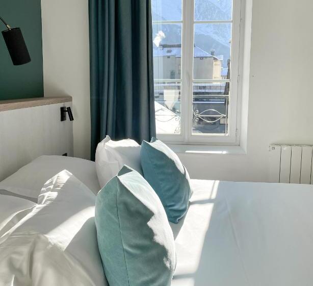 2 Bedroom Family Apartment with Views, Le Génépy   Appart Hôtel De Charme