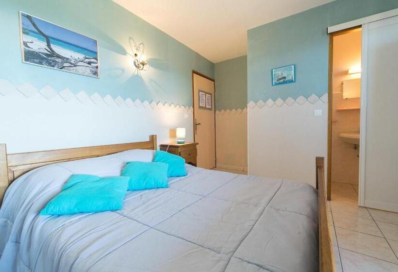 Standard Triple Room with Terrace, Relais De Saleccia