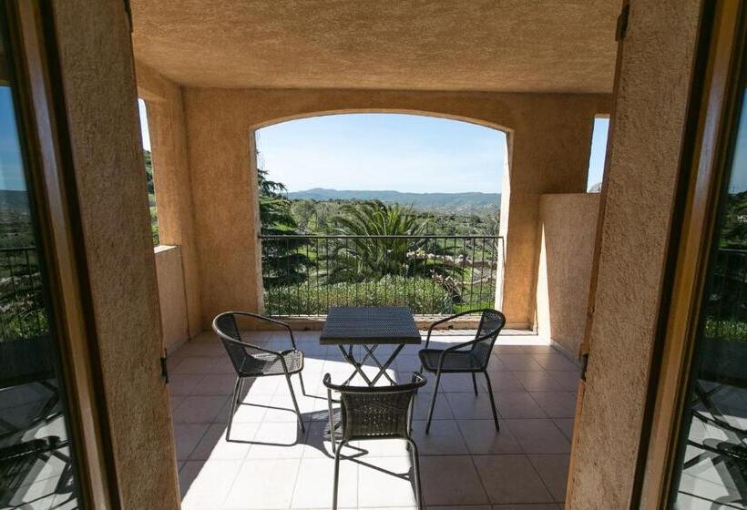 Standard Triple Room with Terrace, Relais De Saleccia