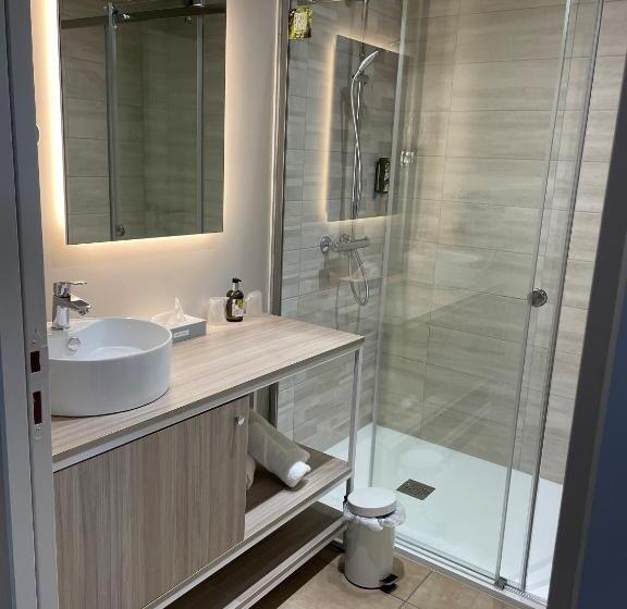 高级三人间, Logis Hôtel L Amandier