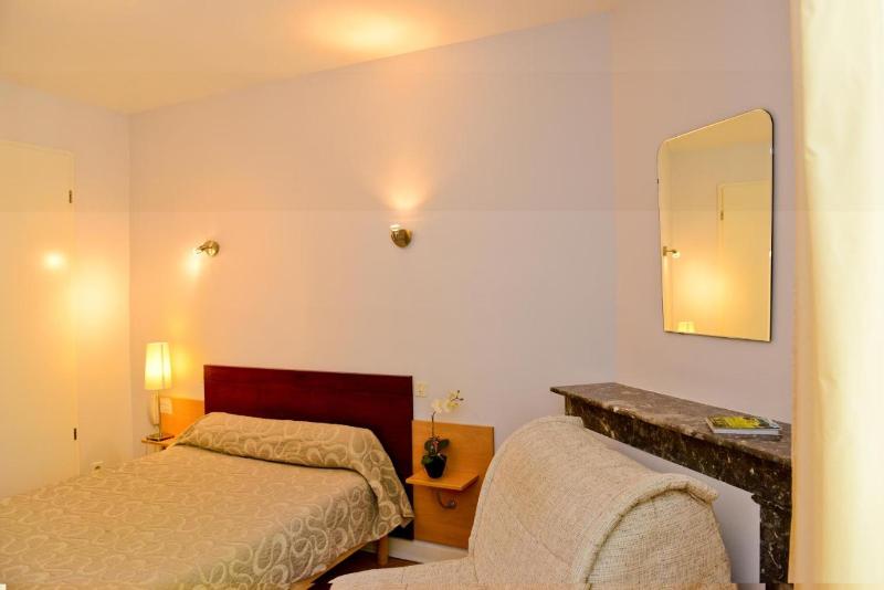 高级三人间, Logis Hôtel L Amandier