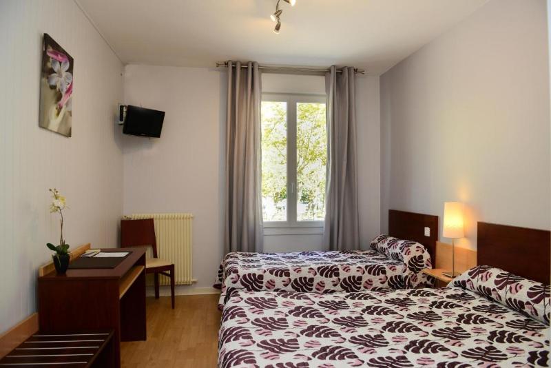 标准三人间, Logis Hôtel L Amandier