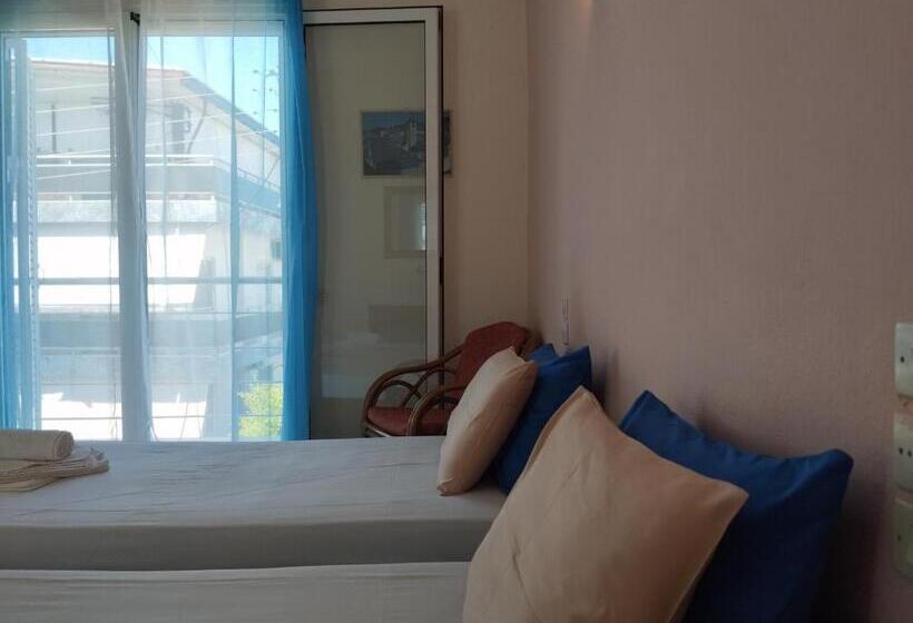 バルコニー付きスタンダードルーム, Neon Astron