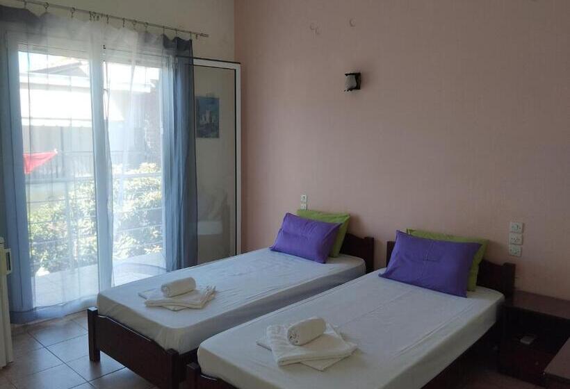 バルコニー付きスタンダードルーム, Neon Astron